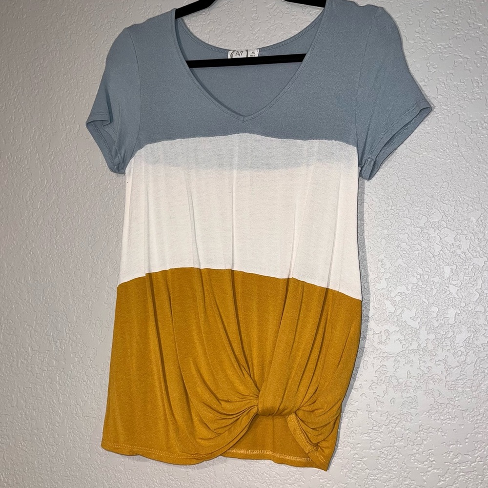 Maurice’s Extra Small Blue and Yellow Color Blocked V Neck Short Sleeve Blouse